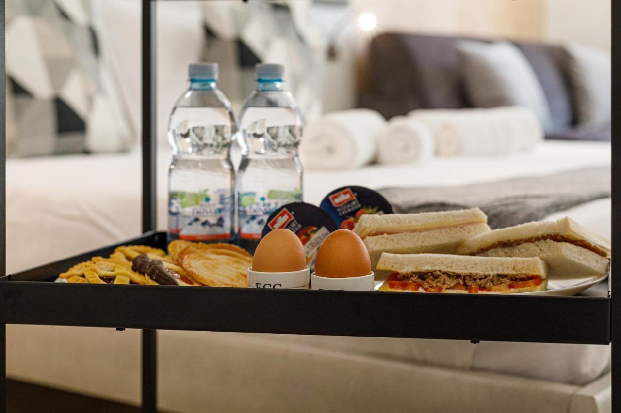 Erreggi Luxury Rooms Рим Екстер'єр фото