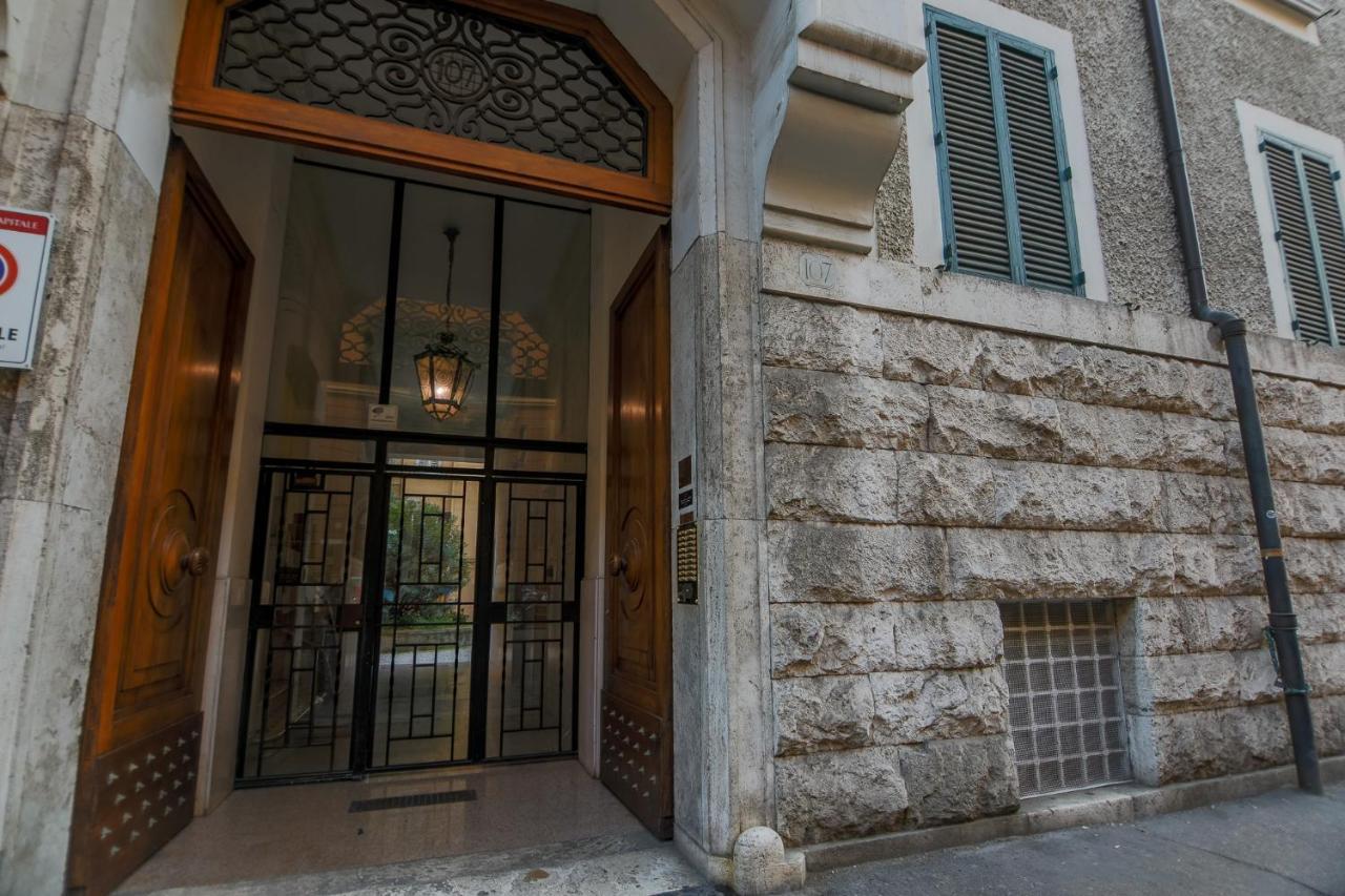 Erreggi Luxury Rooms Рим Екстер'єр фото