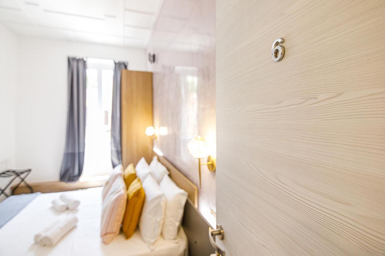 Erreggi Luxury Rooms Рим Екстер'єр фото